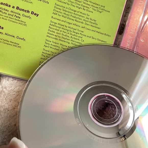 3/$15 🛍️ Disney Junior Minnie’s Favorites Music CD | 2013 Walt Disney clubhouse - Picture 5 of 5